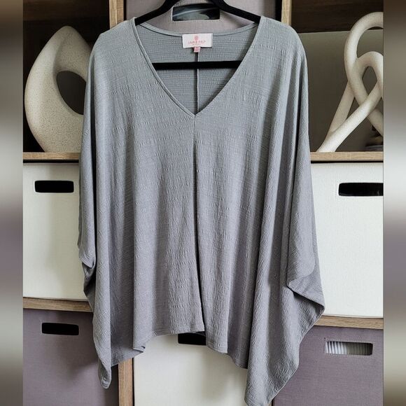 Laurie Felt Gray V-Neck Top Size M/L - Picture 5 of 11